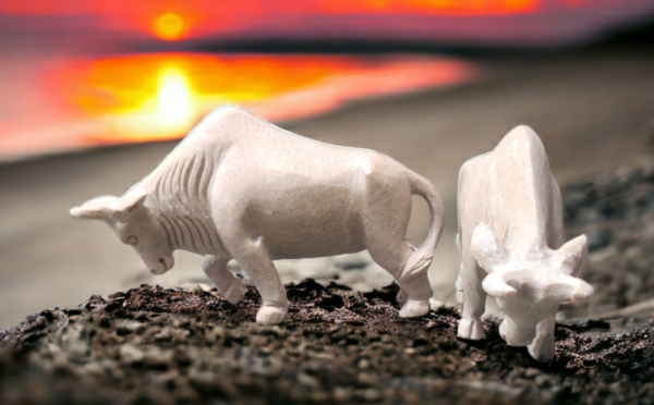 Pcs Marble Showpieace Bull Antique Animal Sculpture  Set in Pair of two Pc - 6 inch - Image 7